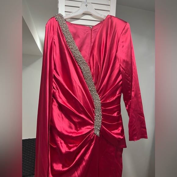 OPEN TO OFFER valdrin sahiti dress Swarovski crystal embellishment and over cape - Picture 11 of 13